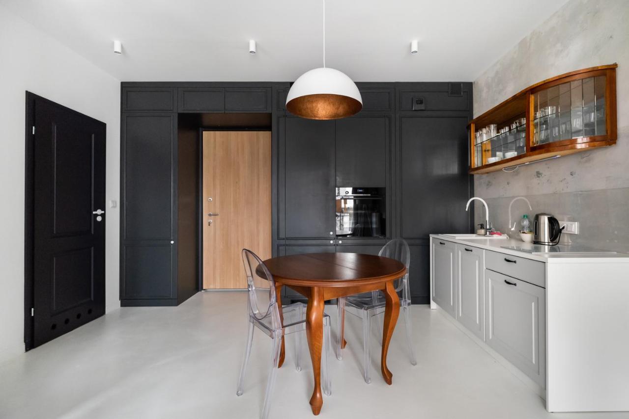 Wola Artistic Designer Apartment ワルシャワ エクステリア 写真