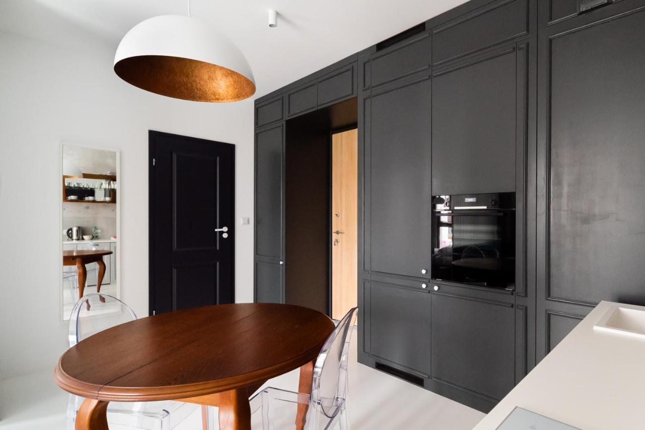 Wola Artistic Designer Apartment ワルシャワ エクステリア 写真