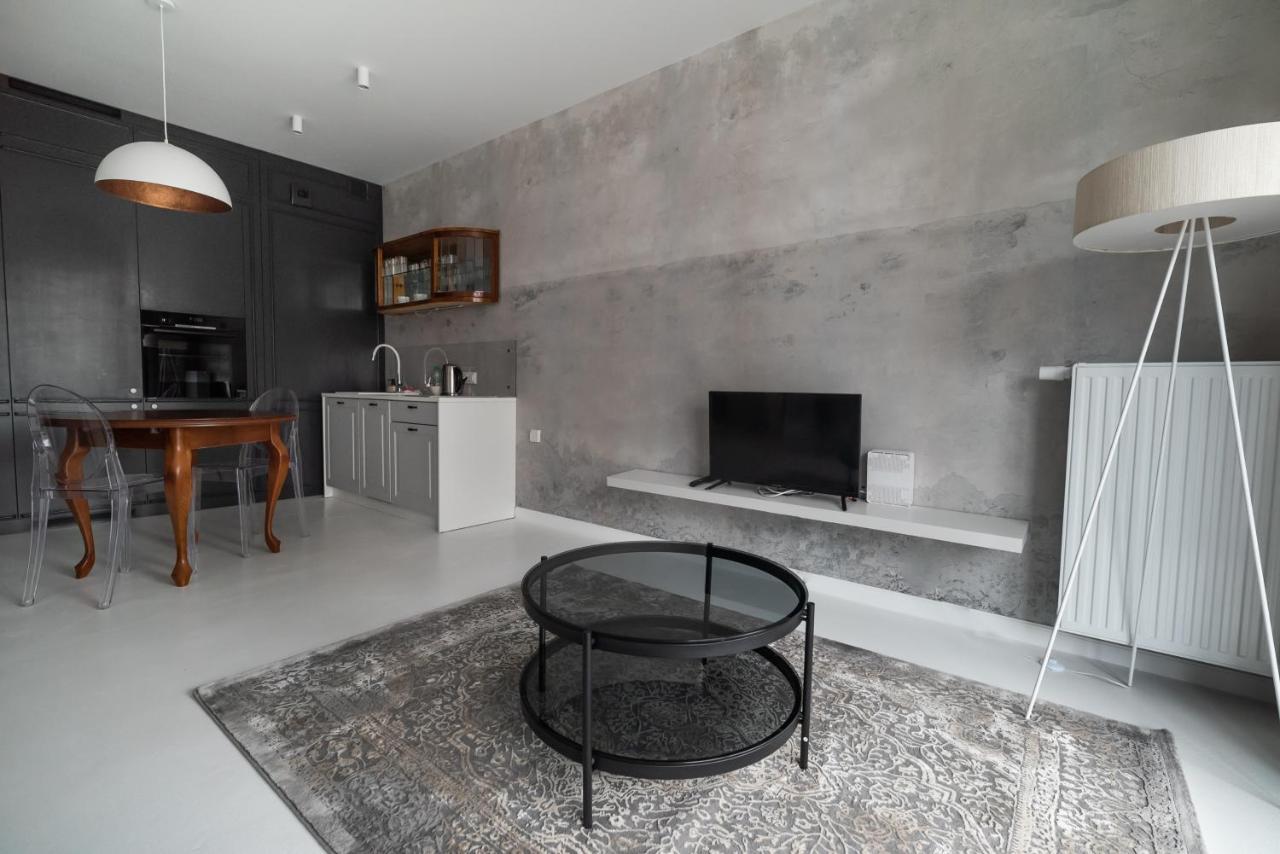 Wola Artistic Designer Apartment ワルシャワ エクステリア 写真