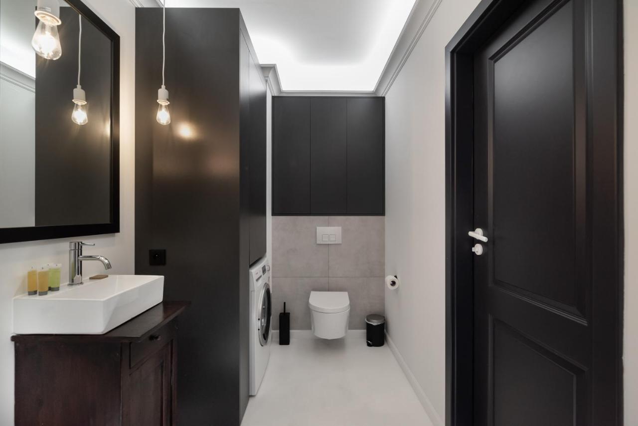 Wola Artistic Designer Apartment ワルシャワ エクステリア 写真