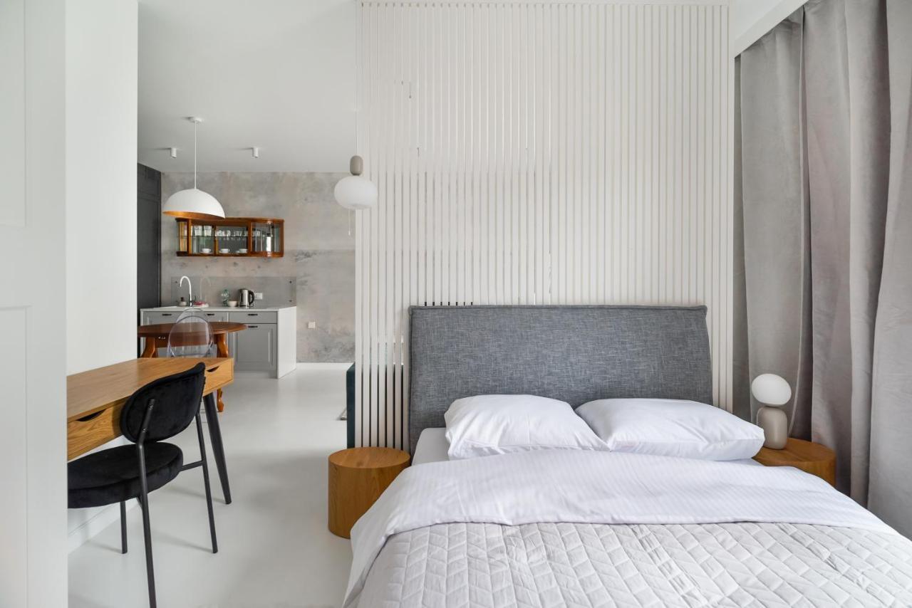 Wola Artistic Designer Apartment ワルシャワ エクステリア 写真