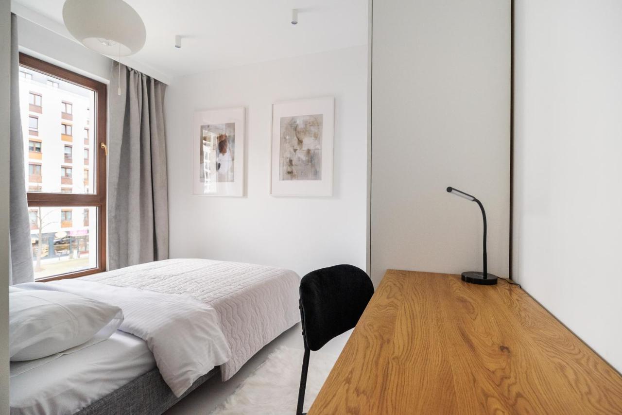 Wola Artistic Designer Apartment ワルシャワ エクステリア 写真