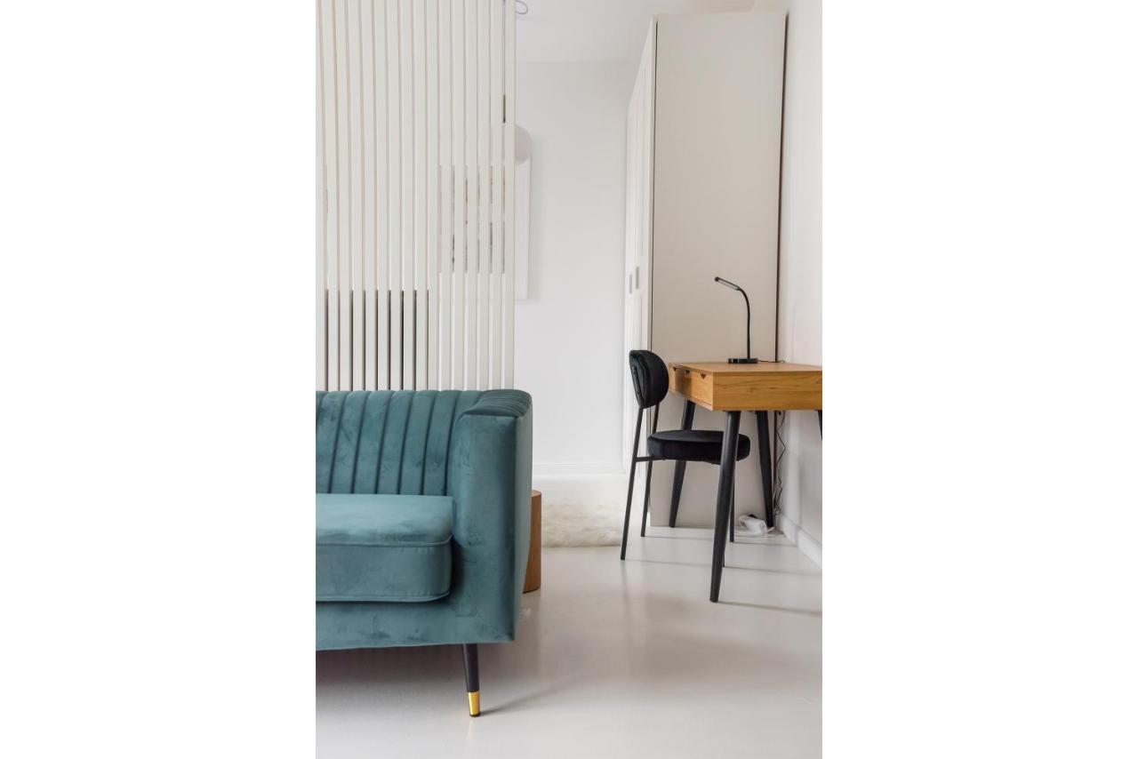 Wola Artistic Designer Apartment ワルシャワ エクステリア 写真