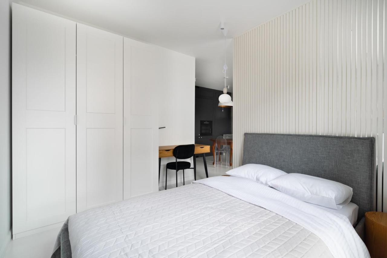 Wola Artistic Designer Apartment ワルシャワ エクステリア 写真