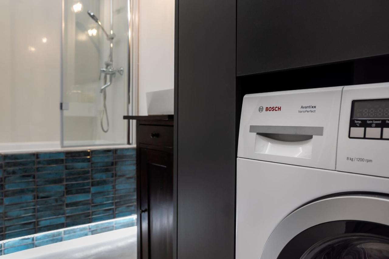 Wola Artistic Designer Apartment ワルシャワ エクステリア 写真