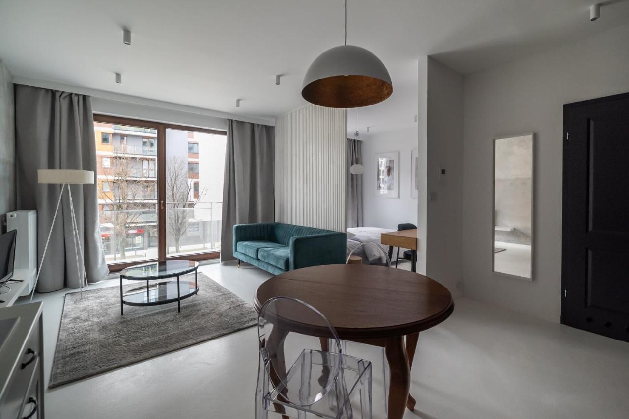 Wola Artistic Designer Apartment ワルシャワ エクステリア 写真